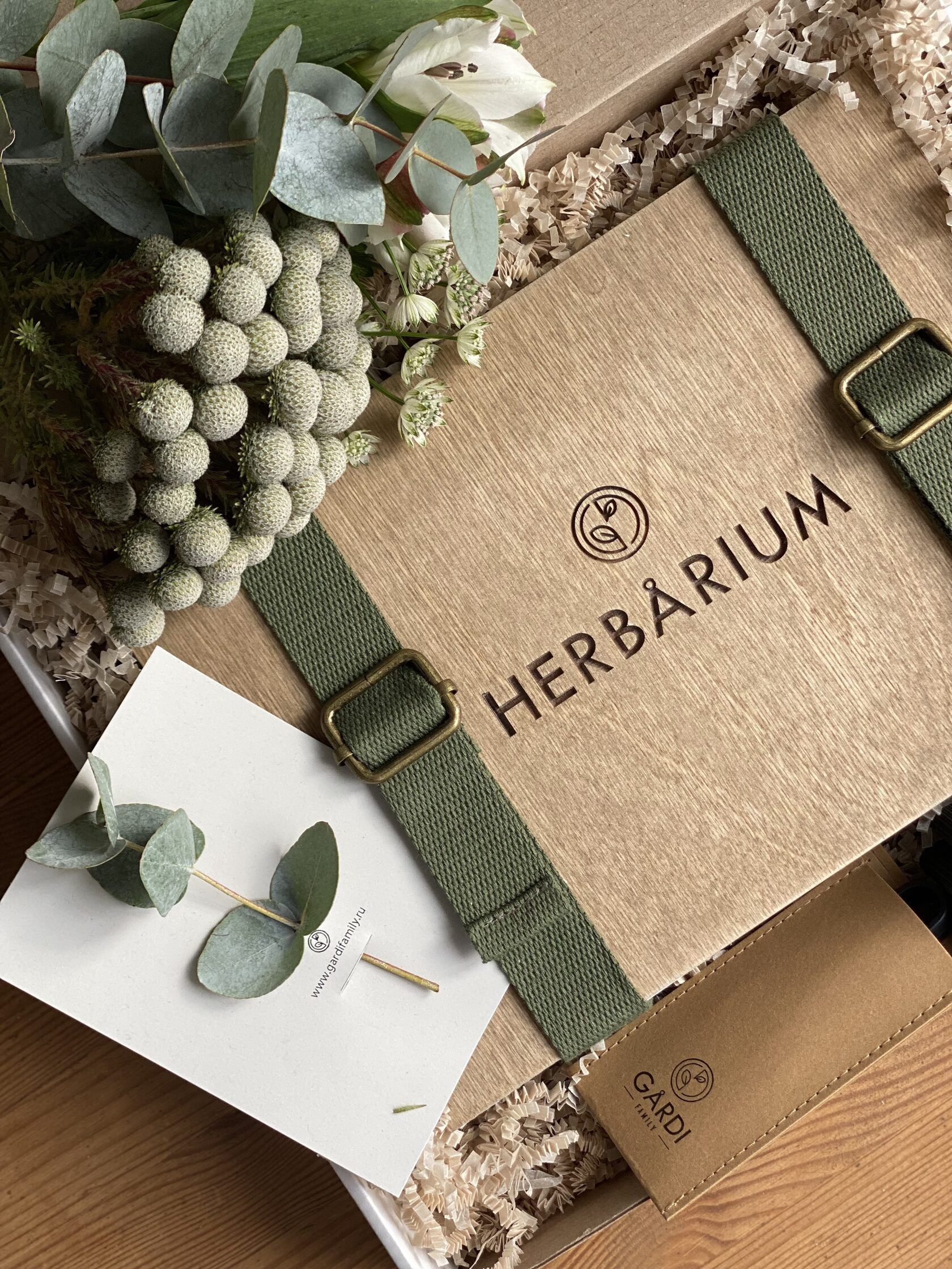 

Набор с прессом HERBARIUM SPRING SET