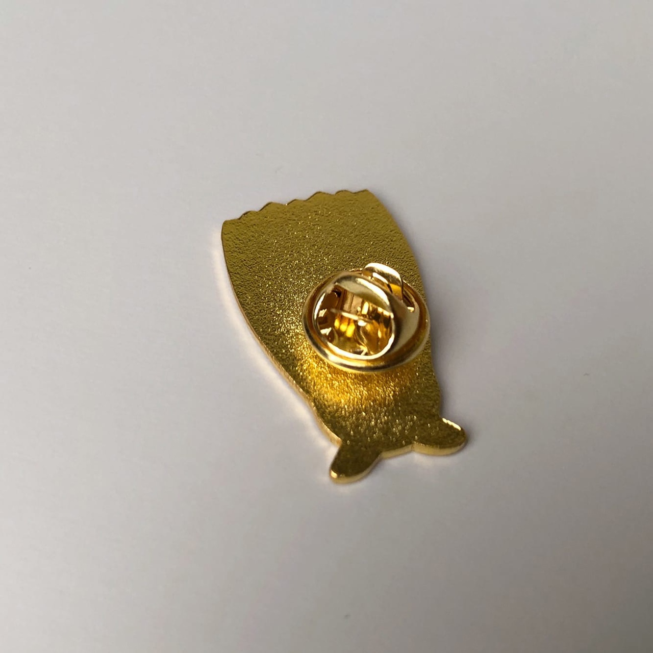 Значок эмалированный Сова (красная)