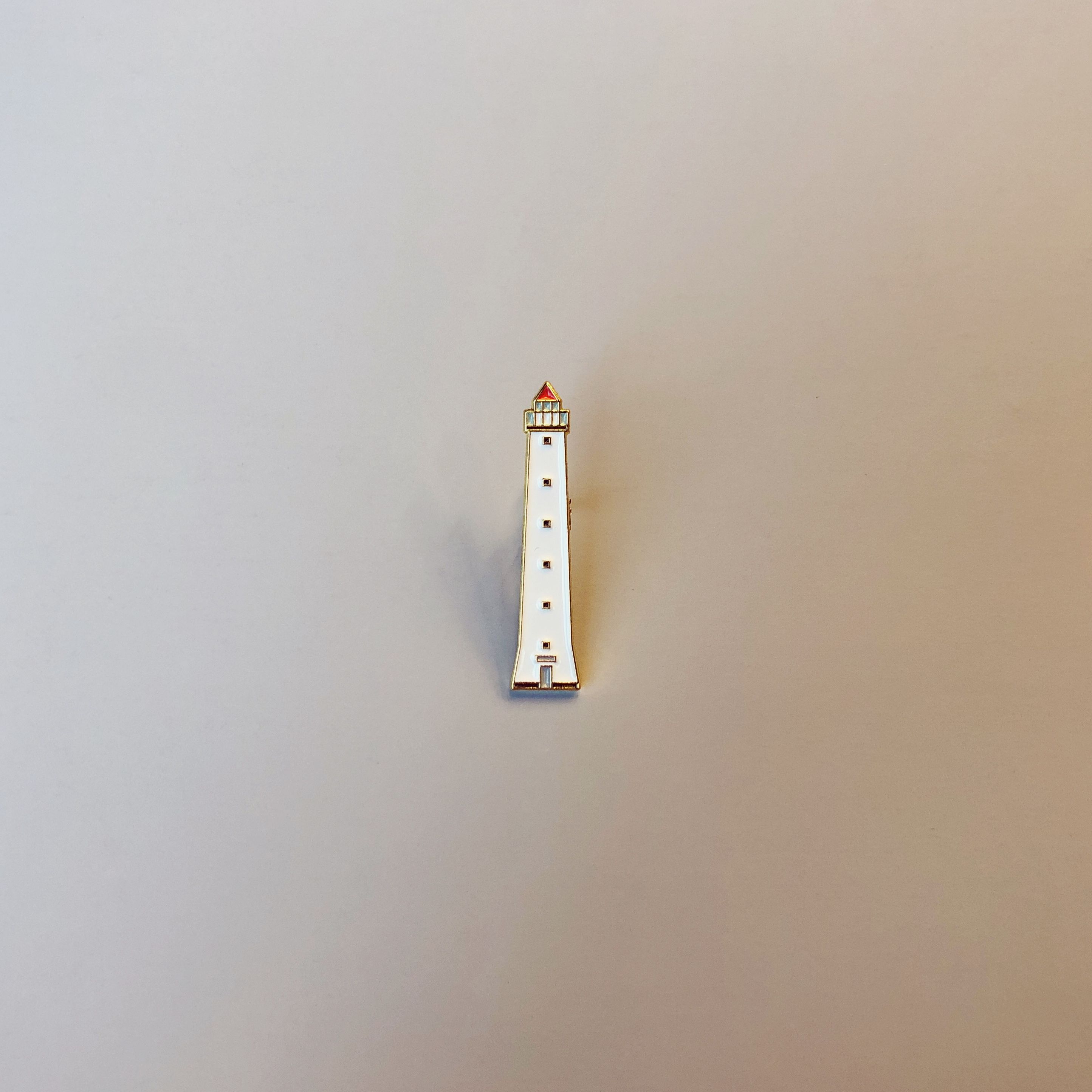 Значок эмалированный «Маяк Задний створный знак»