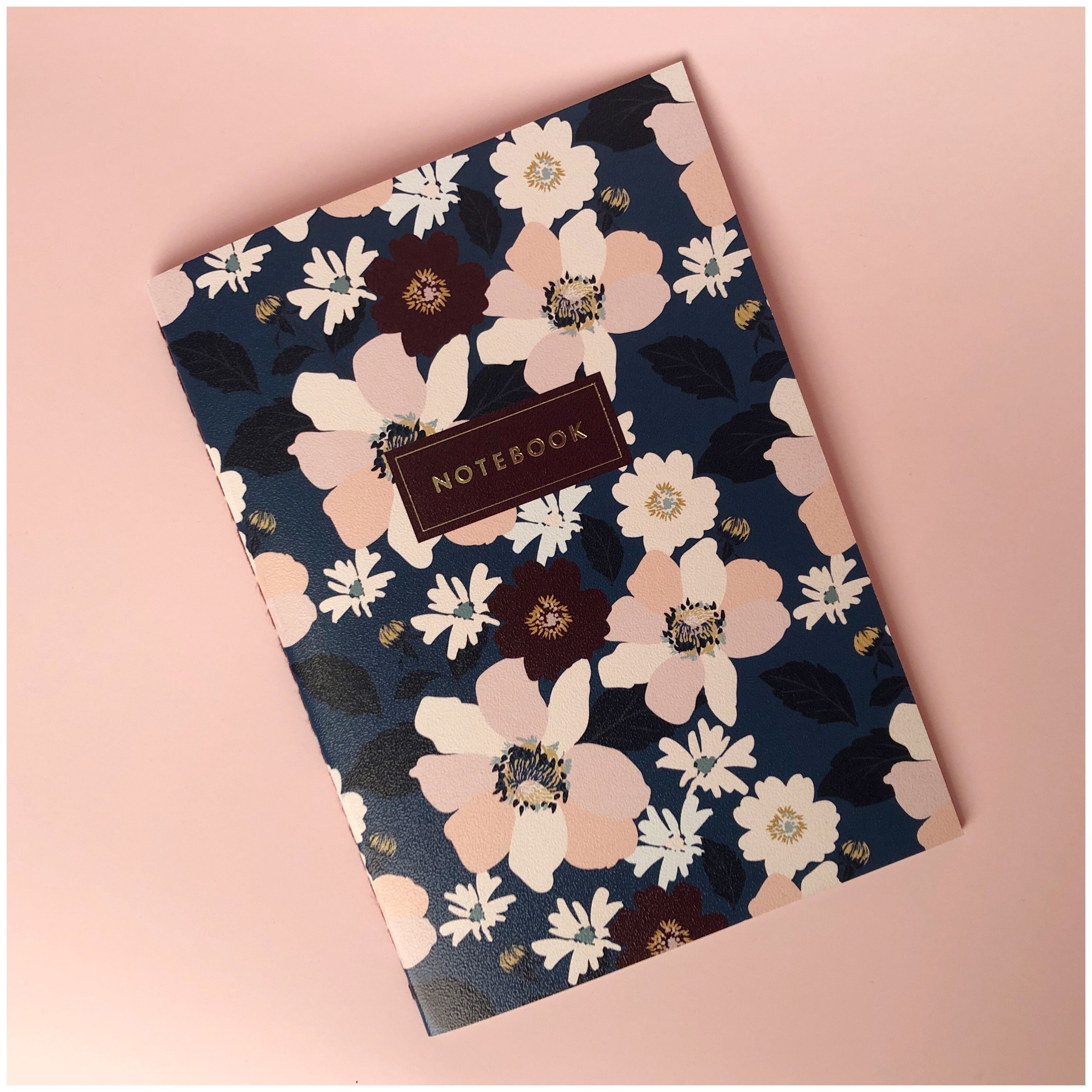 

Тетрадь А5 «Dark blue flowers»